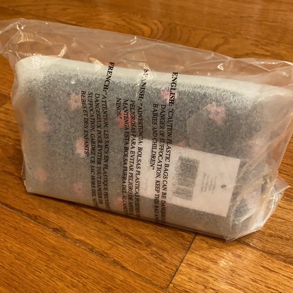 ⭐️HP⭐️Kate Spade Cosmetic Case - Picture 4 of 6